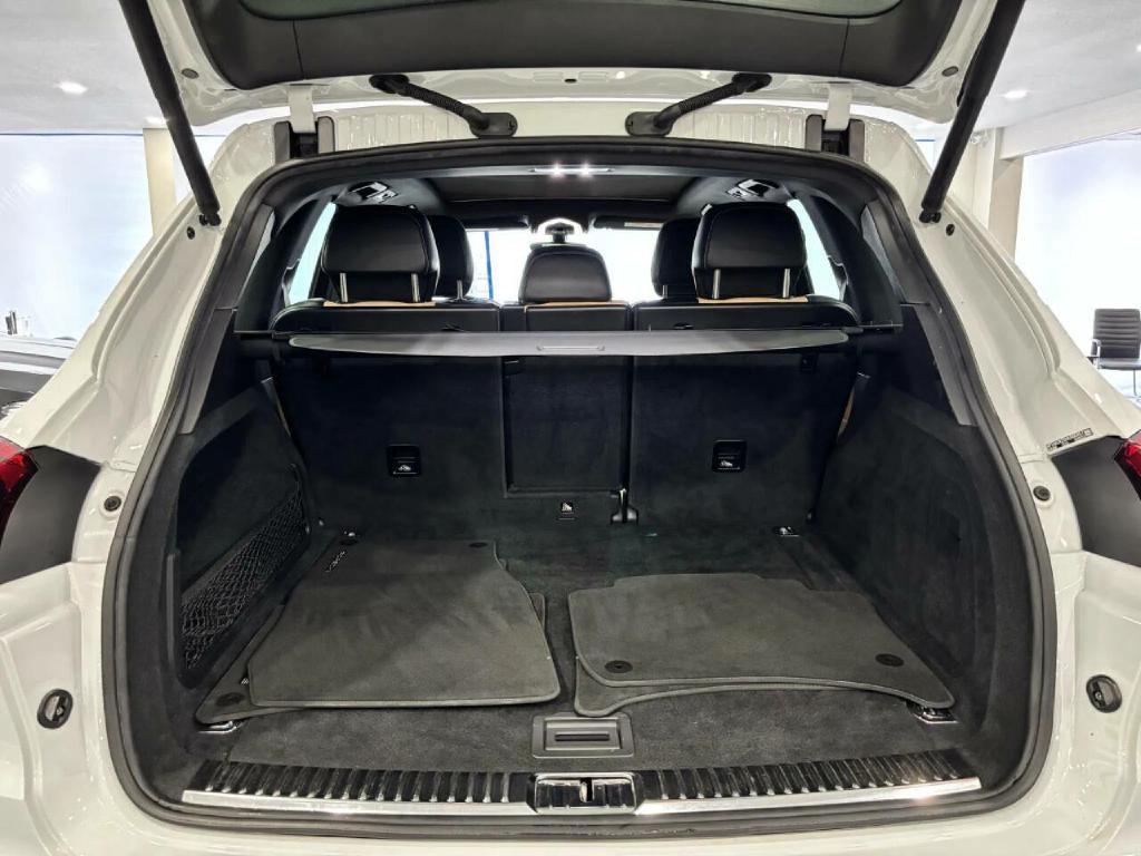 2017 Porsche Cayenne Image 47