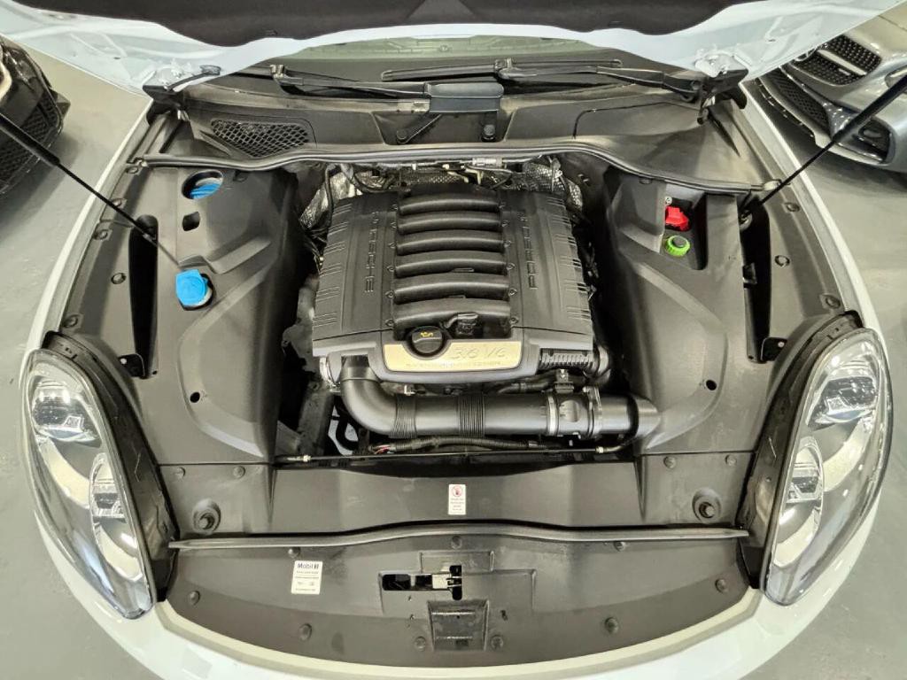 2017 Porsche Cayenne Image 50