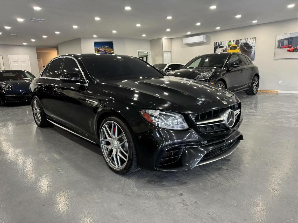 2019 Mercedes-Benz E-Class Image 1