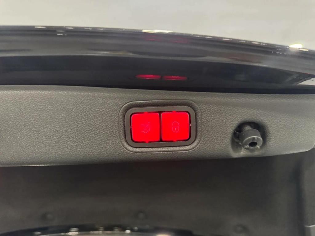 2019 Mercedes-Benz E-Class Image 33