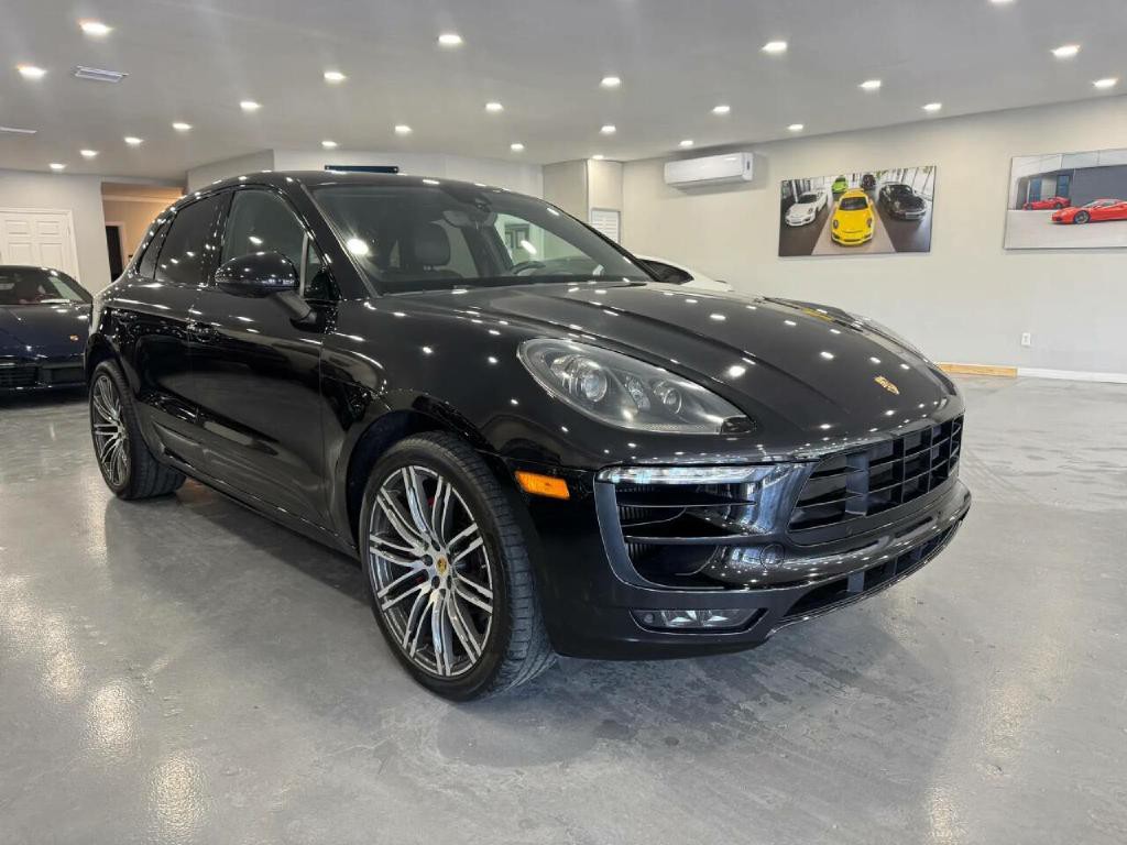 2017 Porsche Macan Image 1