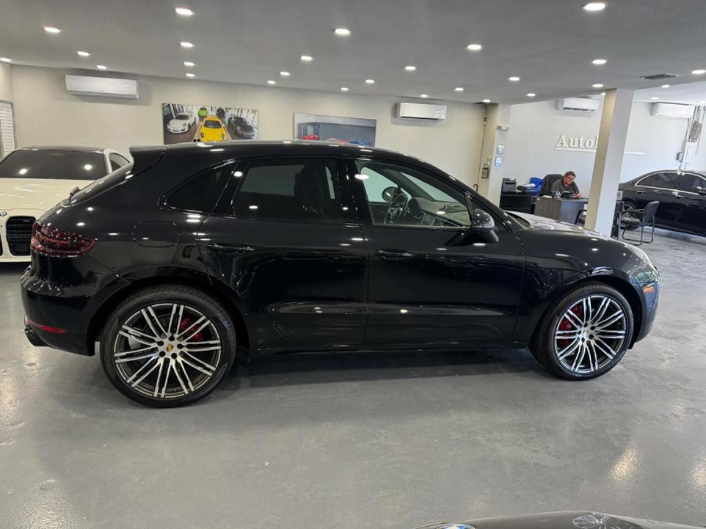 2017 Porsche Macan Image 8