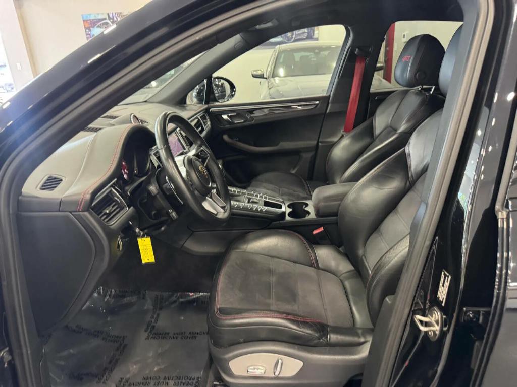 2017 Porsche Macan Image 17