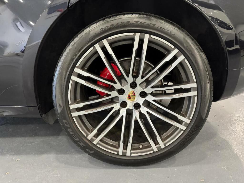 2017 Porsche Macan Image 27