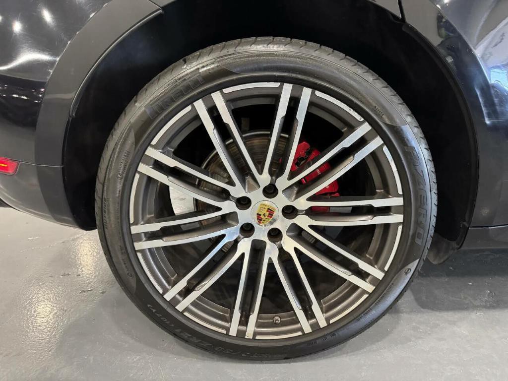 2017 Porsche Macan Image 28