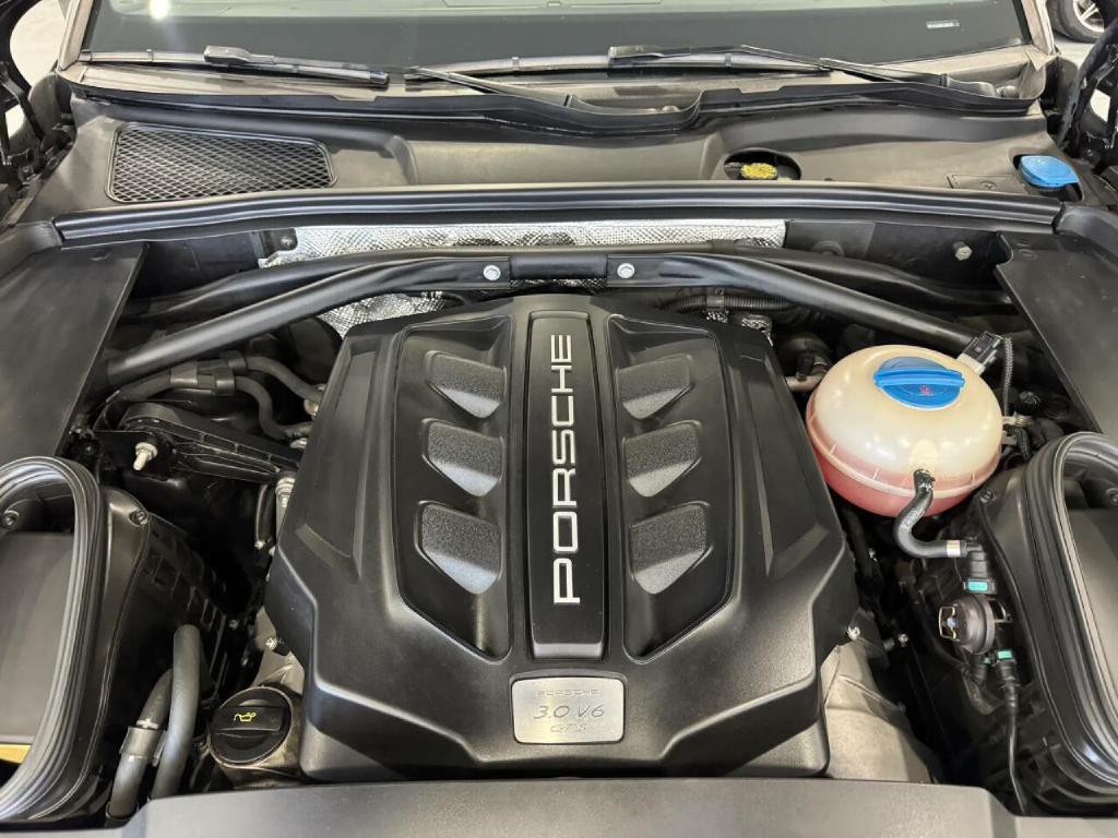 2017 Porsche Macan Image 31