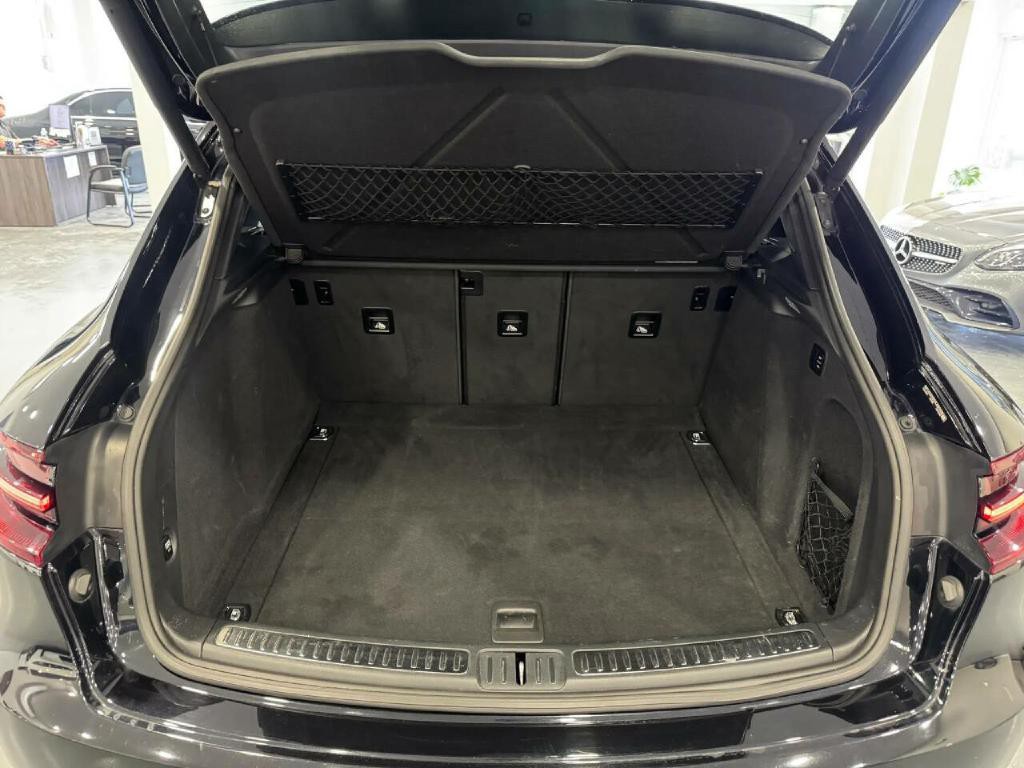 2017 Porsche Macan Image 32