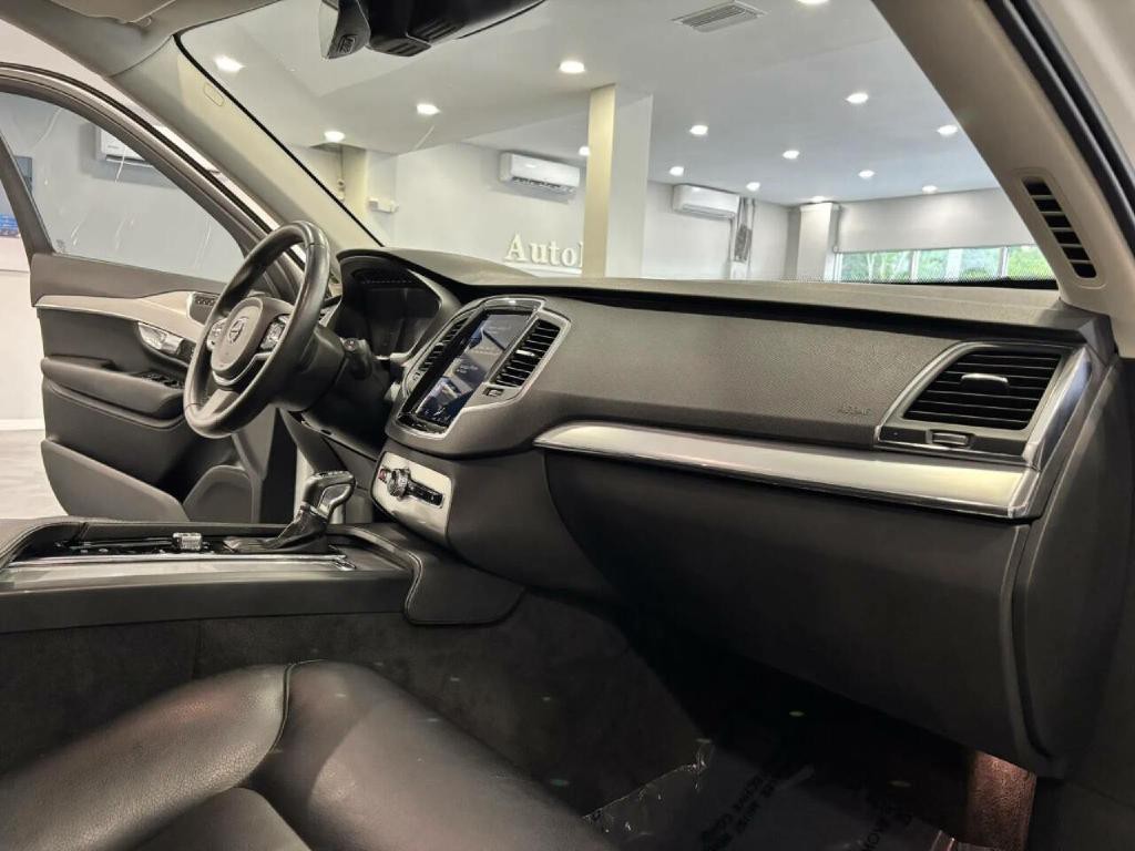2017 Volvo XC90 Image 10