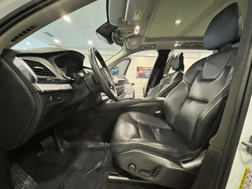 2017 Volvo XC90 Image 12