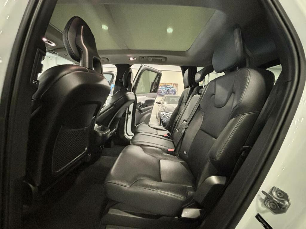 2017 Volvo XC90 Image 16