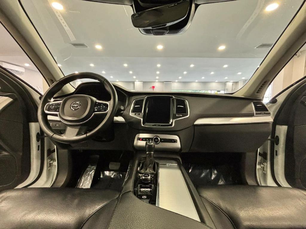 2017 Volvo XC90 Image 27
