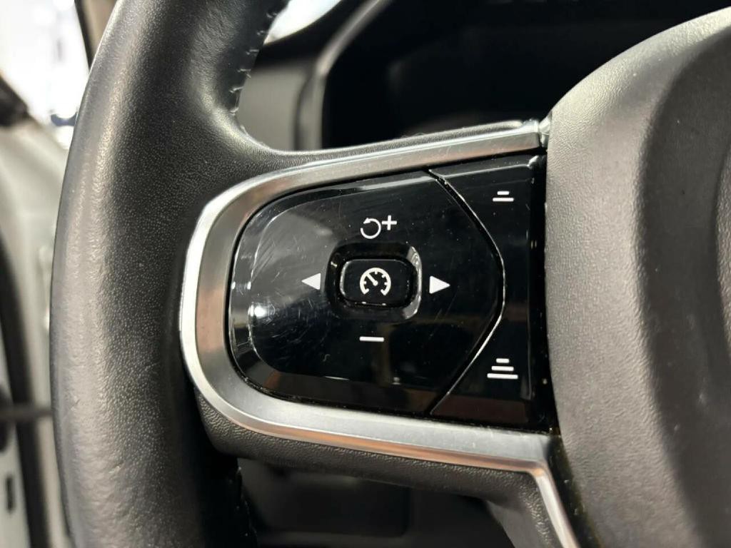 2017 Volvo XC90 Image 32