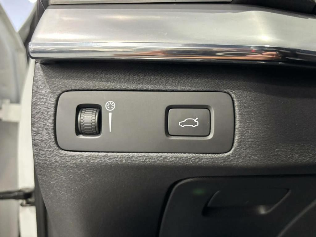 2017 Volvo XC90 Image 35