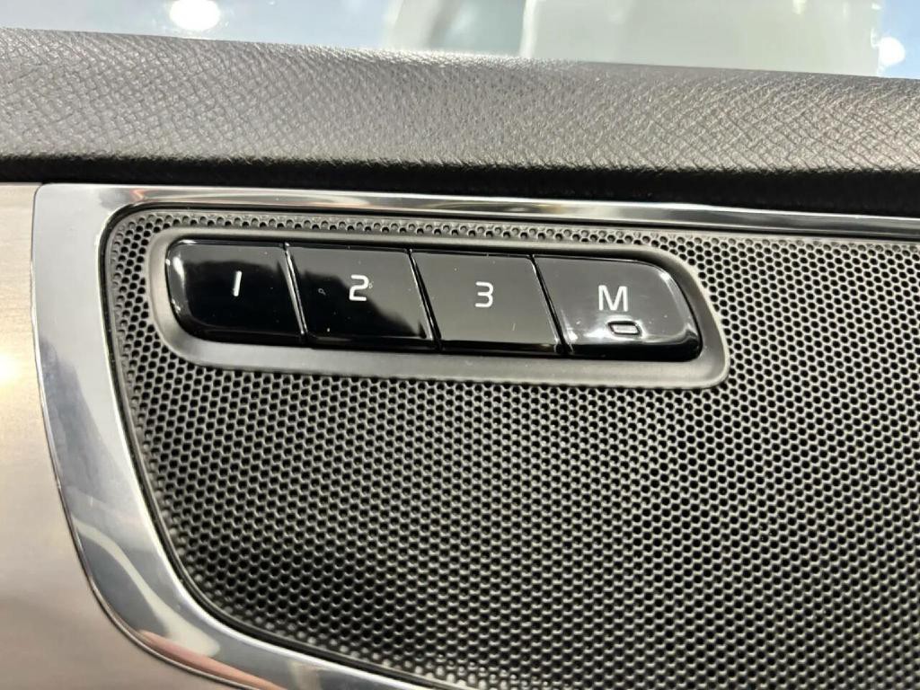 2017 Volvo XC90 Image 45