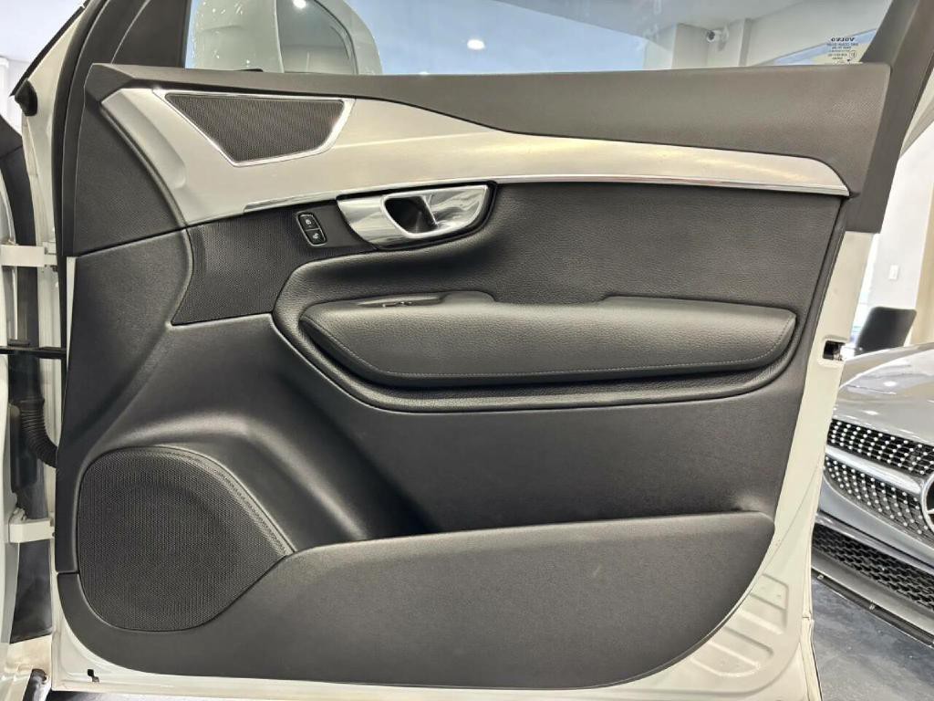 2017 Volvo XC90 Image 48