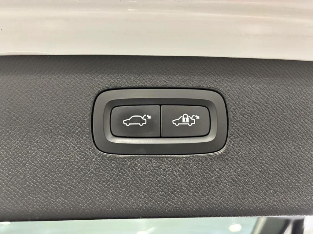 2017 Volvo XC90 Image 50