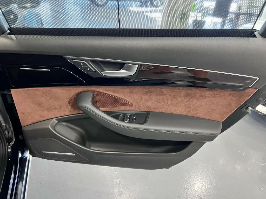2014 Audi A8 Image 18