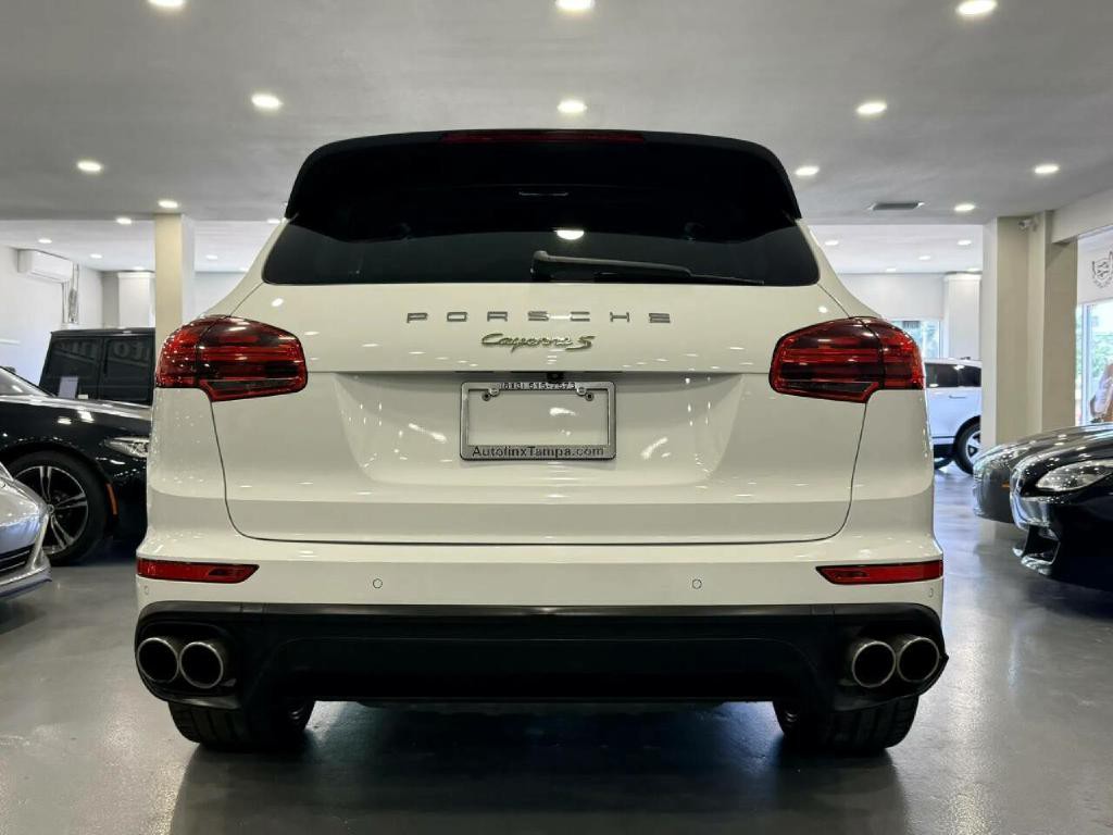 2017 Porsche Cayenne Image 6