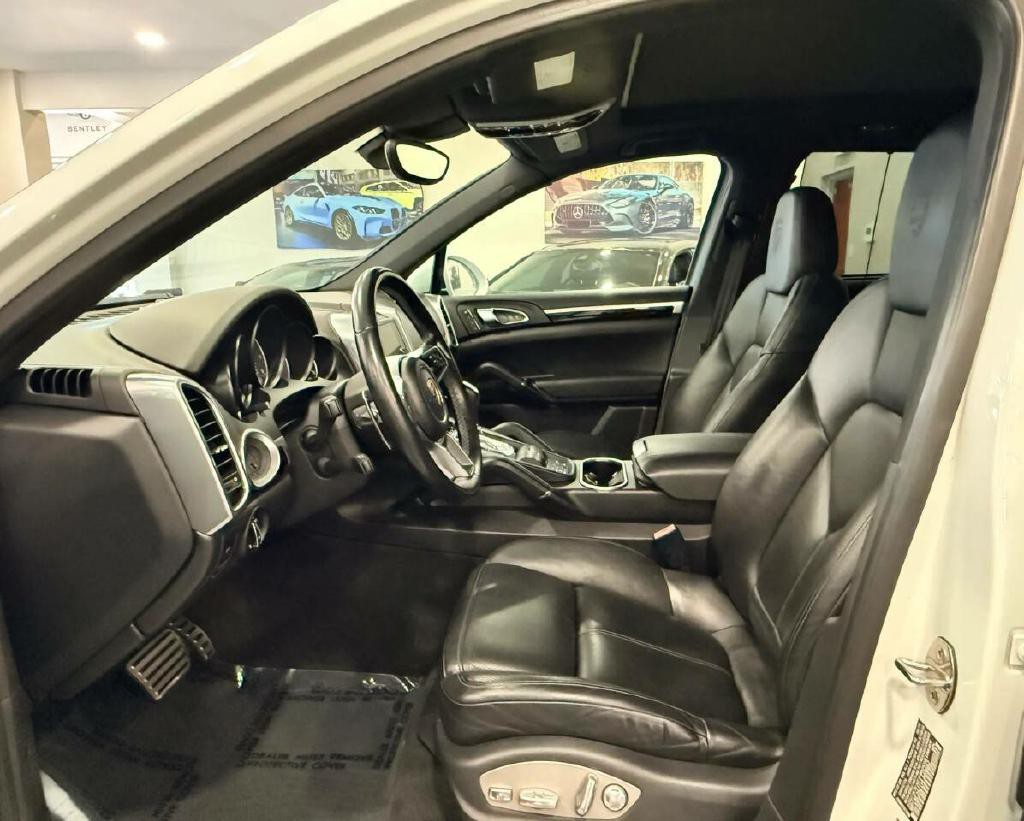 2017 Porsche Cayenne Image 9