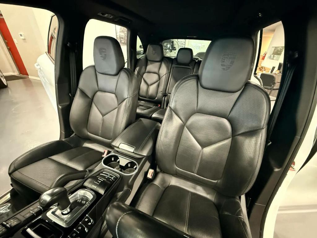 2017 Porsche Cayenne Image 10