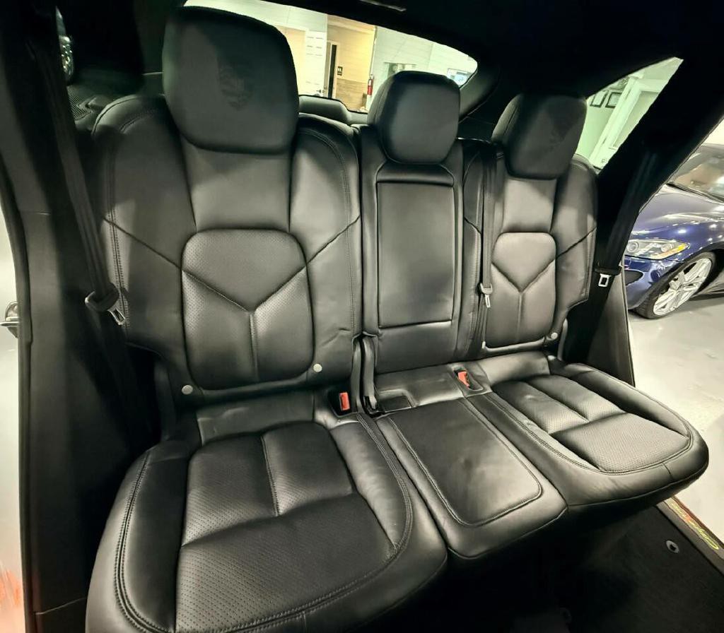 2017 Porsche Cayenne Image 14