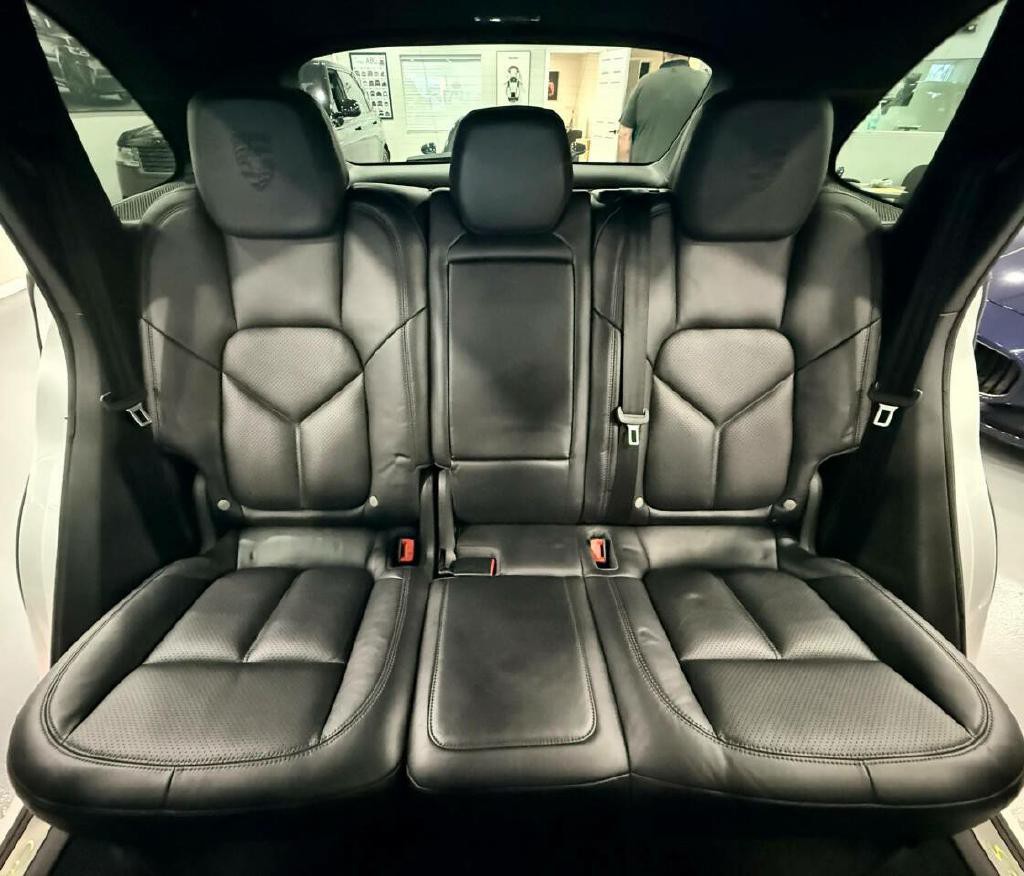 2017 Porsche Cayenne Image 15