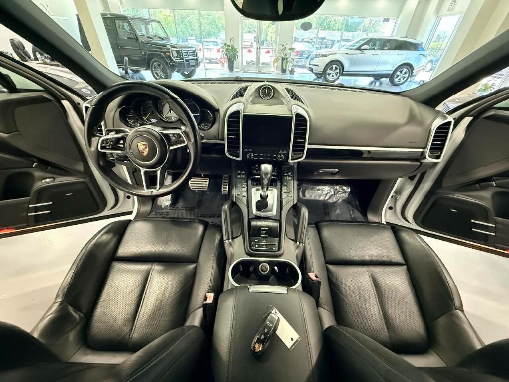 2017 Porsche Cayenne Image 18