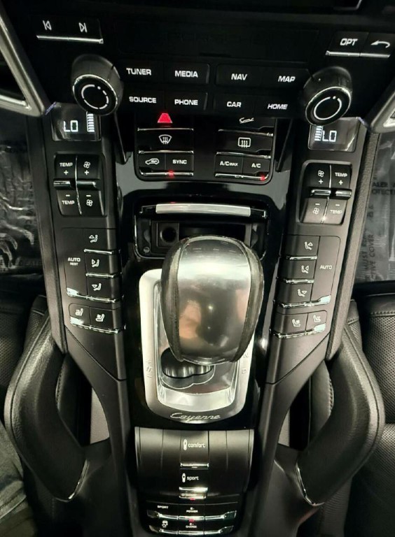 2017 Porsche Cayenne Image 23