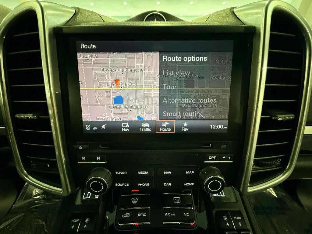 2017 Porsche Cayenne Image 25