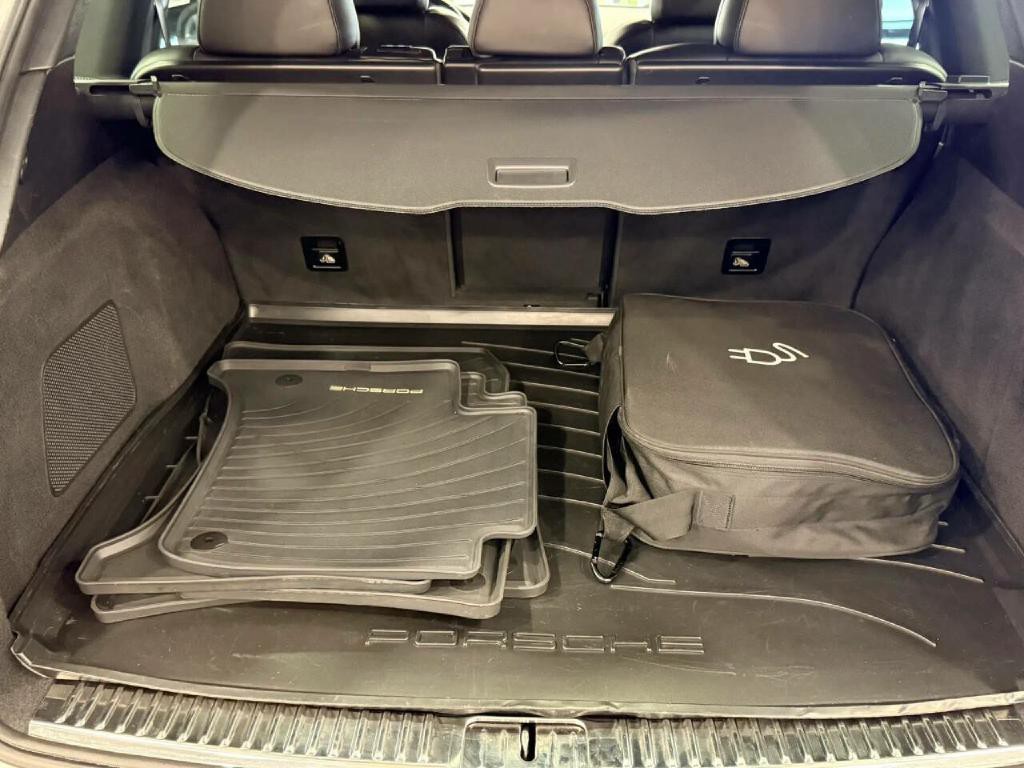 2017 Porsche Cayenne Image 35