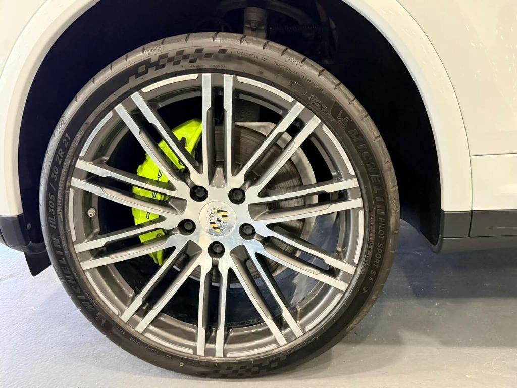 2017 Porsche Cayenne Image 37