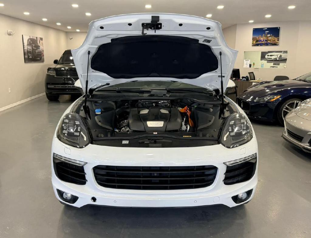 2017 Porsche Cayenne Image 41