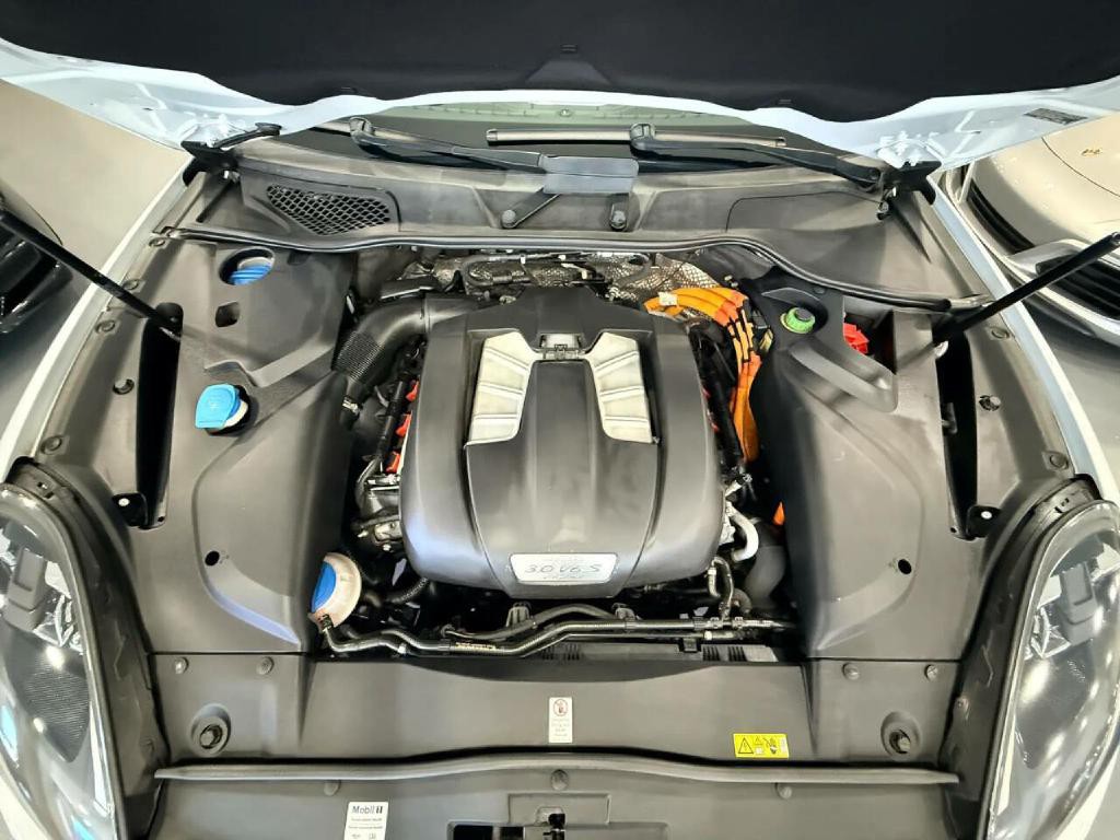 2017 Porsche Cayenne Image 42