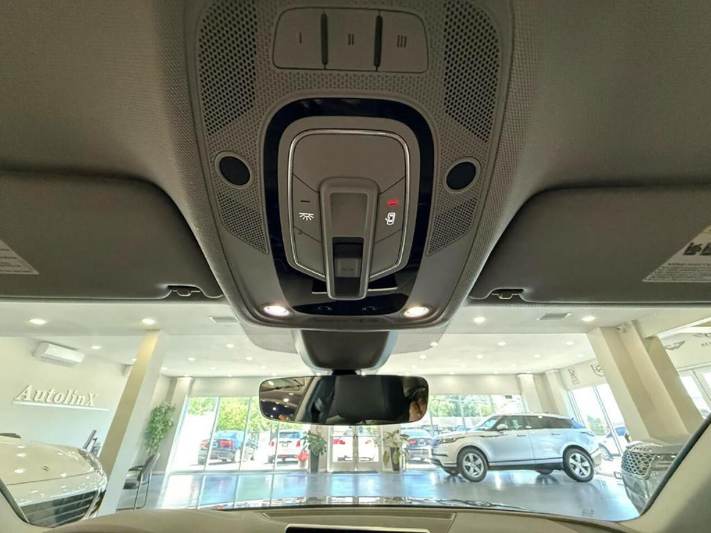 2017 Audi A4 Image 25