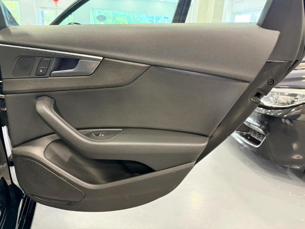 2017 Audi A4 Image 34
