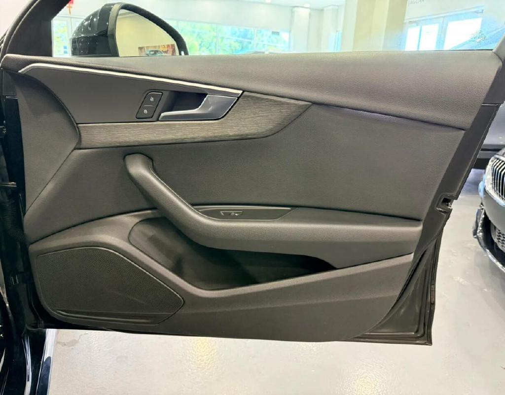 2017 Audi A4 Image 35