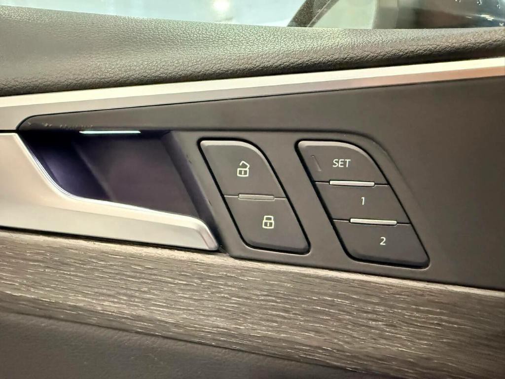 2017 Audi A4 Image 36
