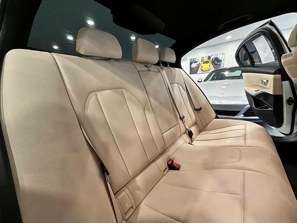 2020 BMW 3 Series Image 17