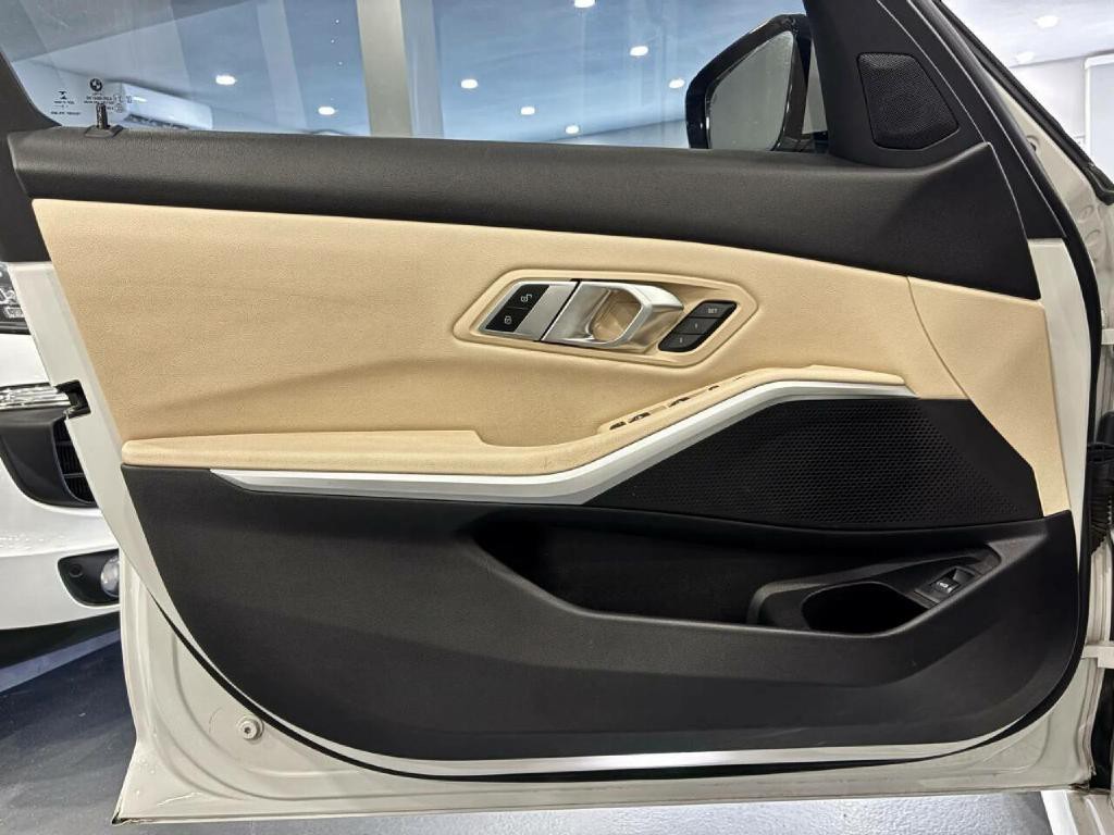 2020 BMW 3 Series Image 36