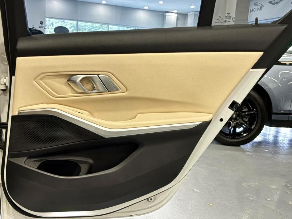 2020 BMW 3 Series Image 40
