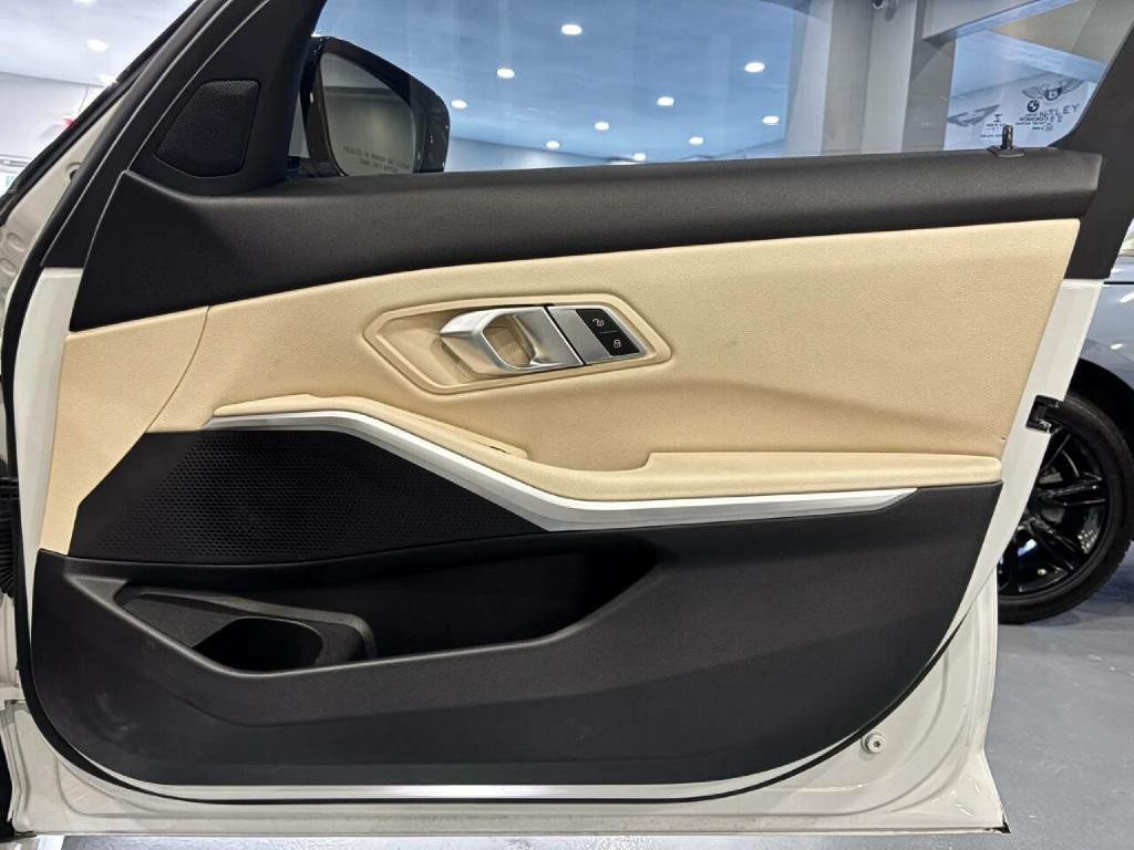 2020 BMW 3 Series Image 41