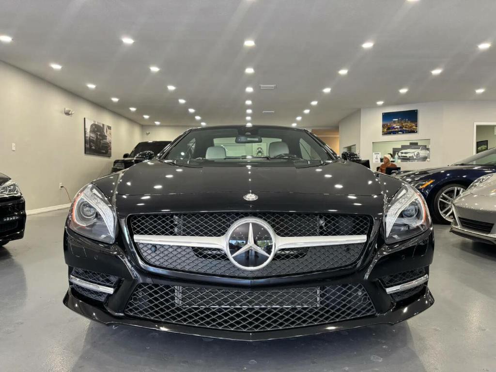 2016 Mercedes-Benz SL-Class Image 2