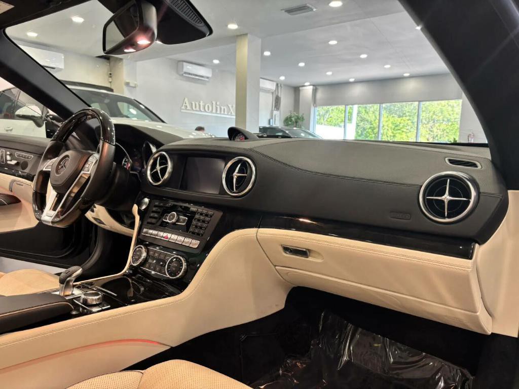 2016 Mercedes-Benz SL-Class Image 10