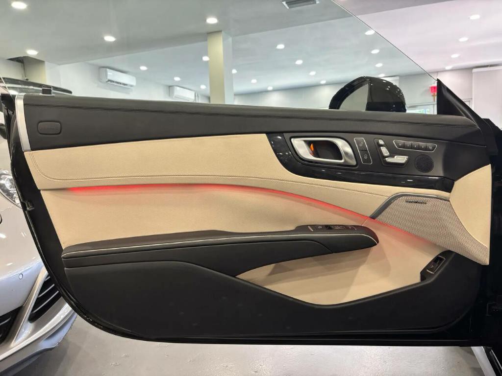 2016 Mercedes-Benz SL-Class Image 34