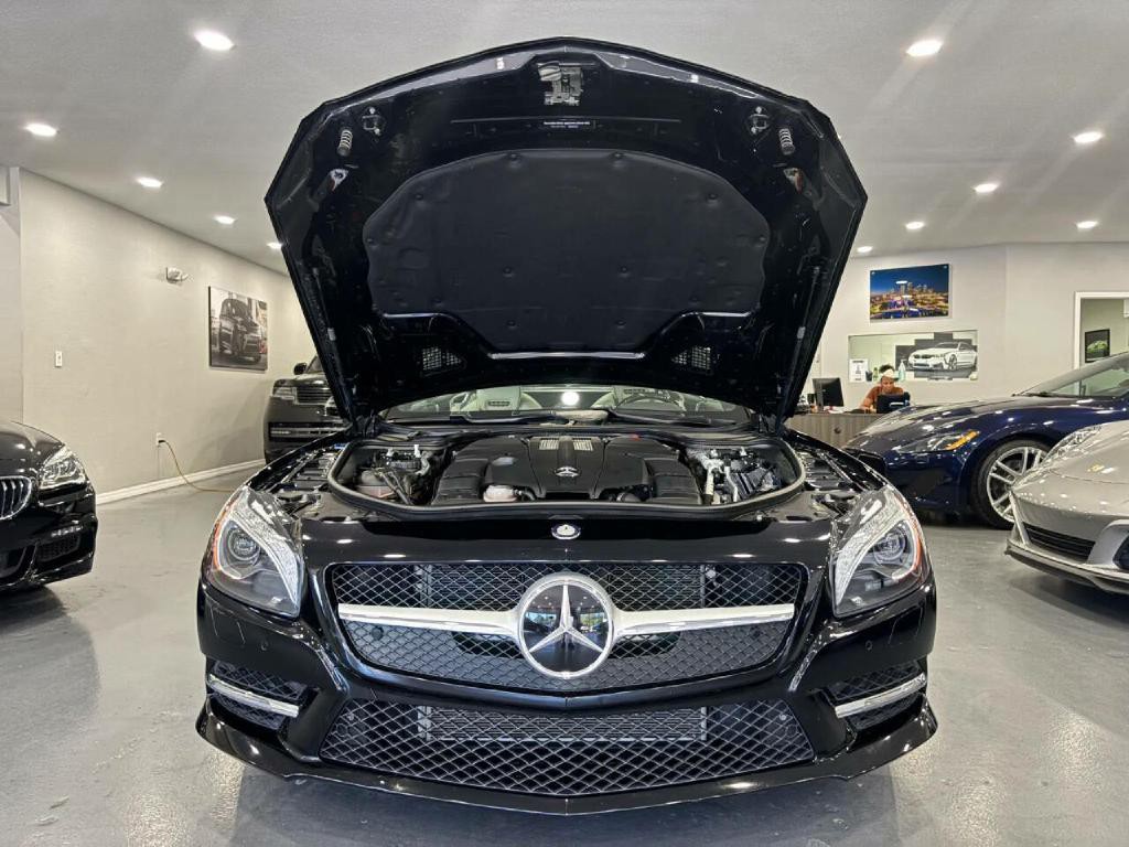 2016 Mercedes-Benz SL-Class Image 43