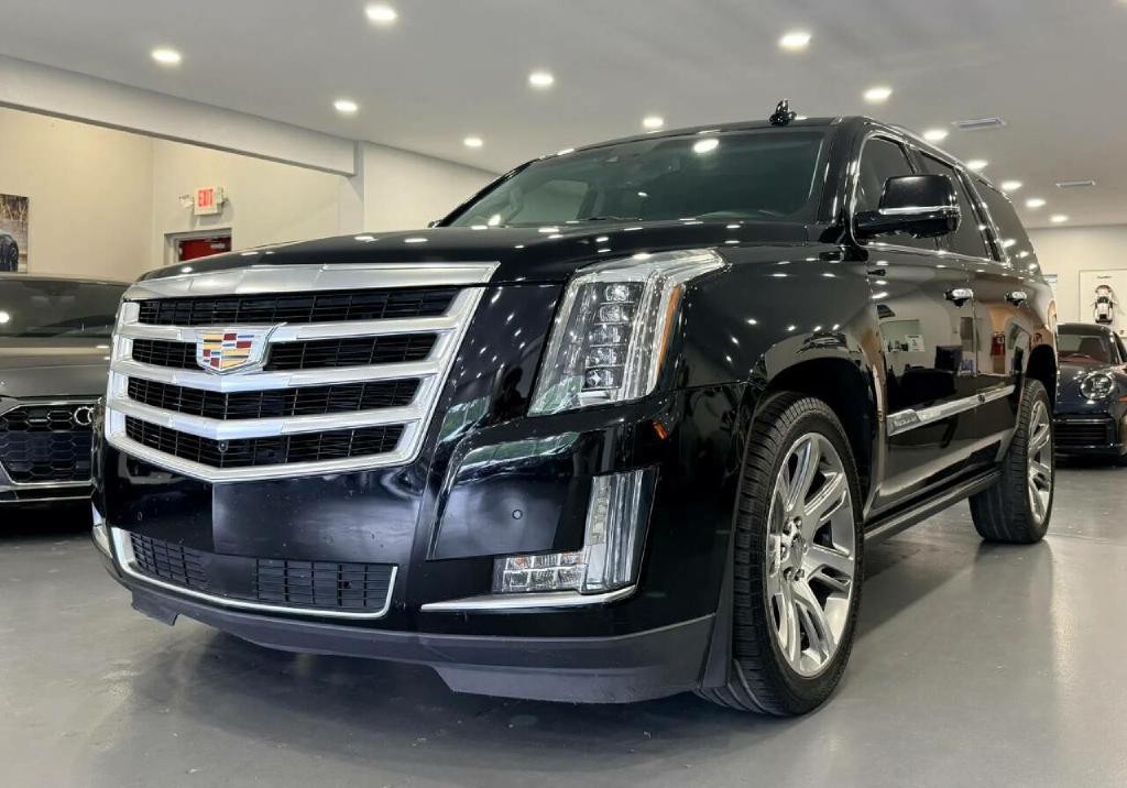 2015 Cadillac Escalade Image 3