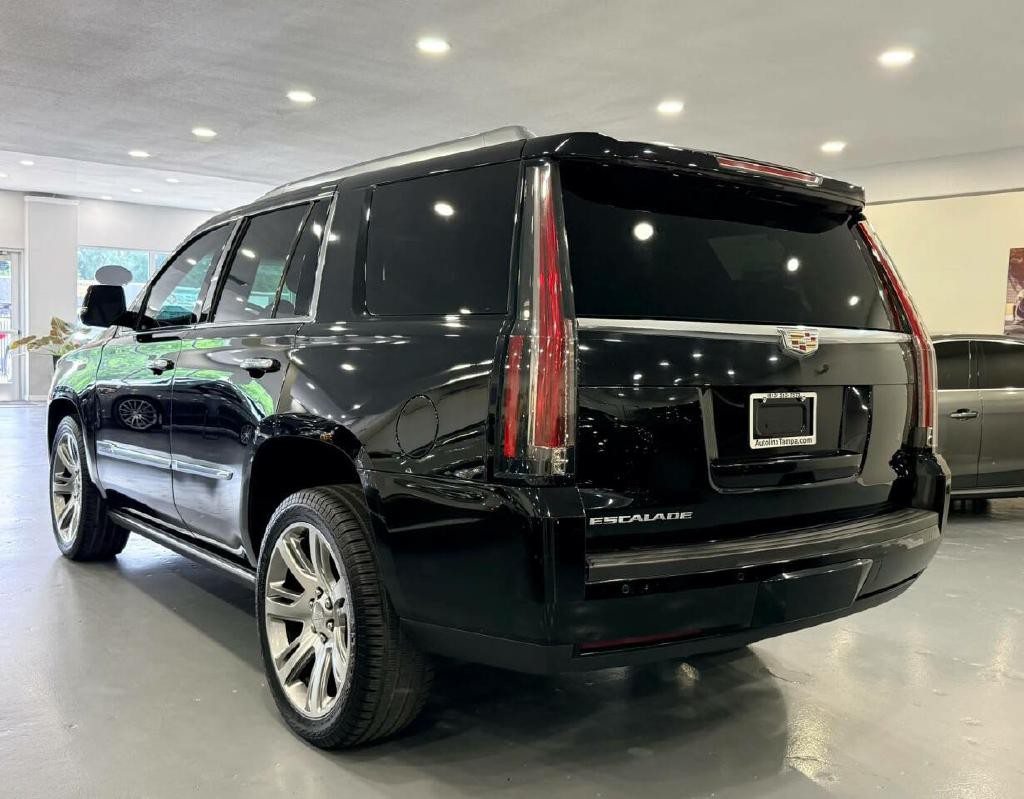 2015 Cadillac Escalade Image 5