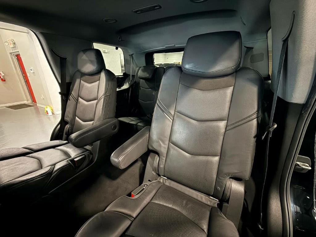 2015 Cadillac Escalade Image 14