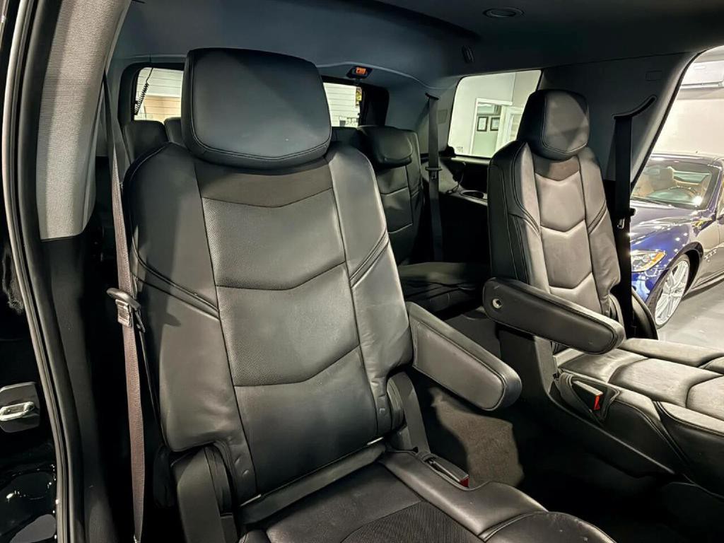 2015 Cadillac Escalade Image 19