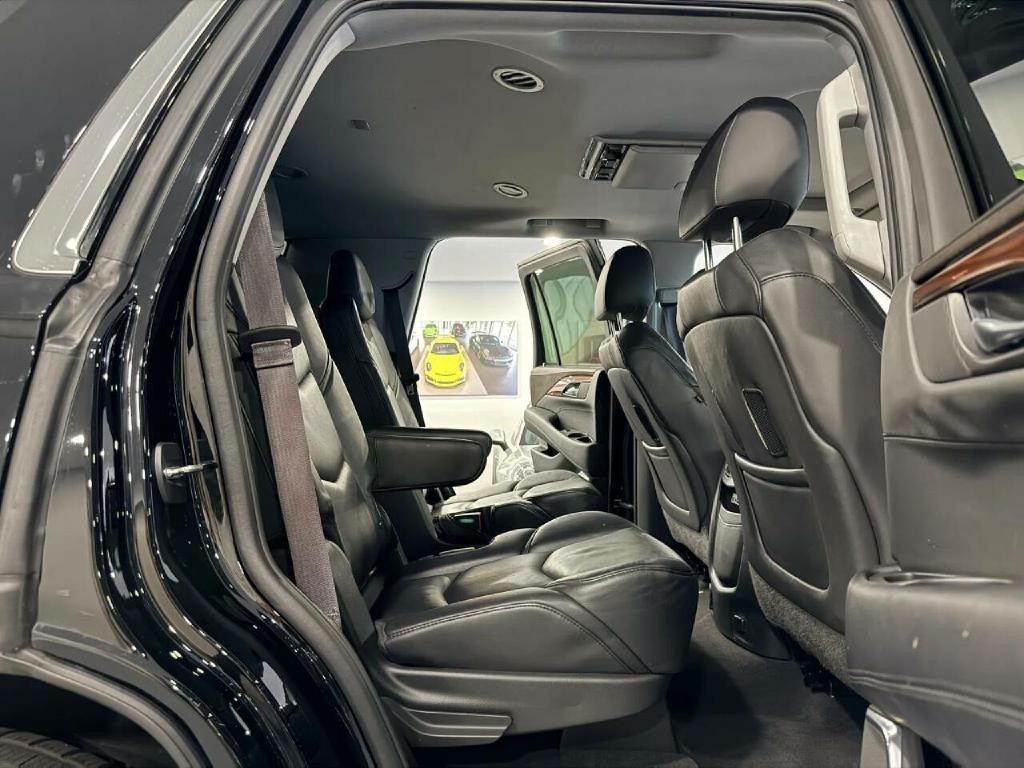 2015 Cadillac Escalade Image 20